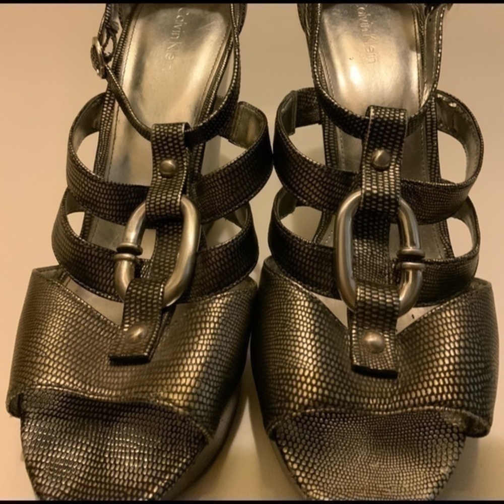 Calvin Klein Solana Pewter wedges - Picture 5 of 10